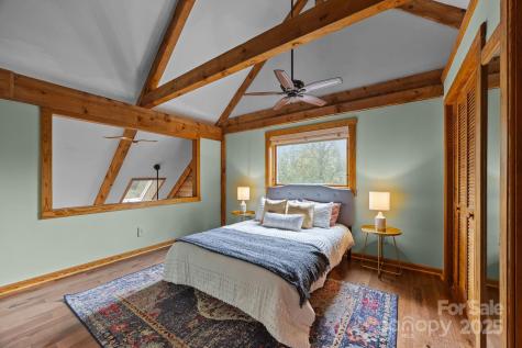 71 Kuykendall Branch Asheville NC 28804