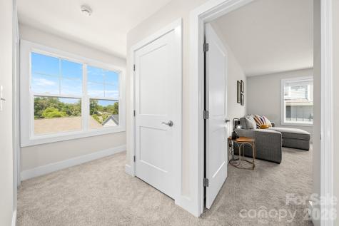 224 Oak Meadow Lane Asheville NC 28804