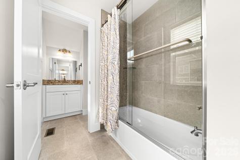 224 Oak Meadow Lane Asheville NC 28804