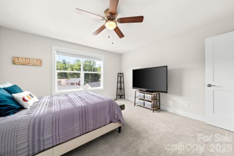 224 Oak Meadow Lane Asheville NC 28804