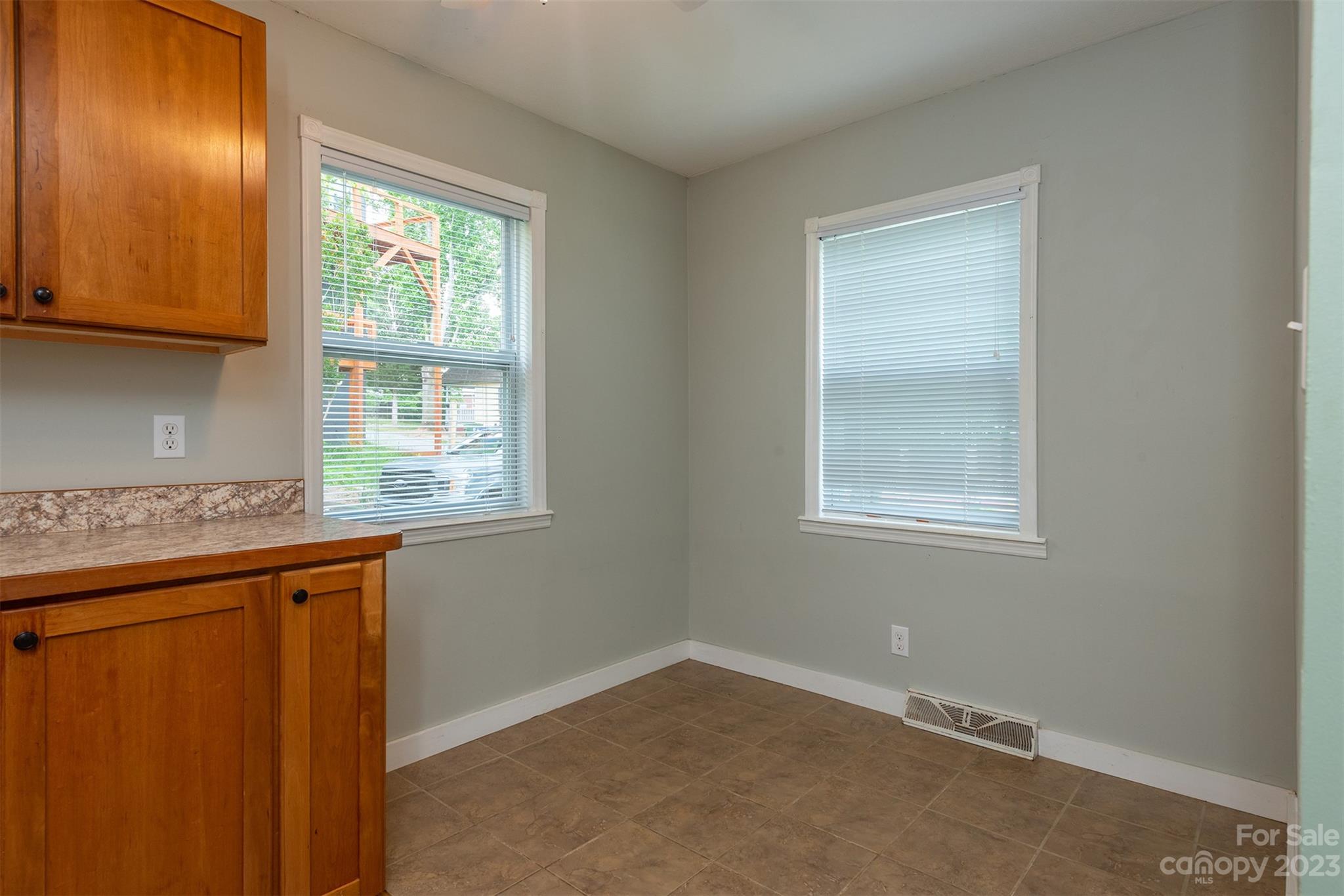 11 Nebraska Street Asheville NC 28806
