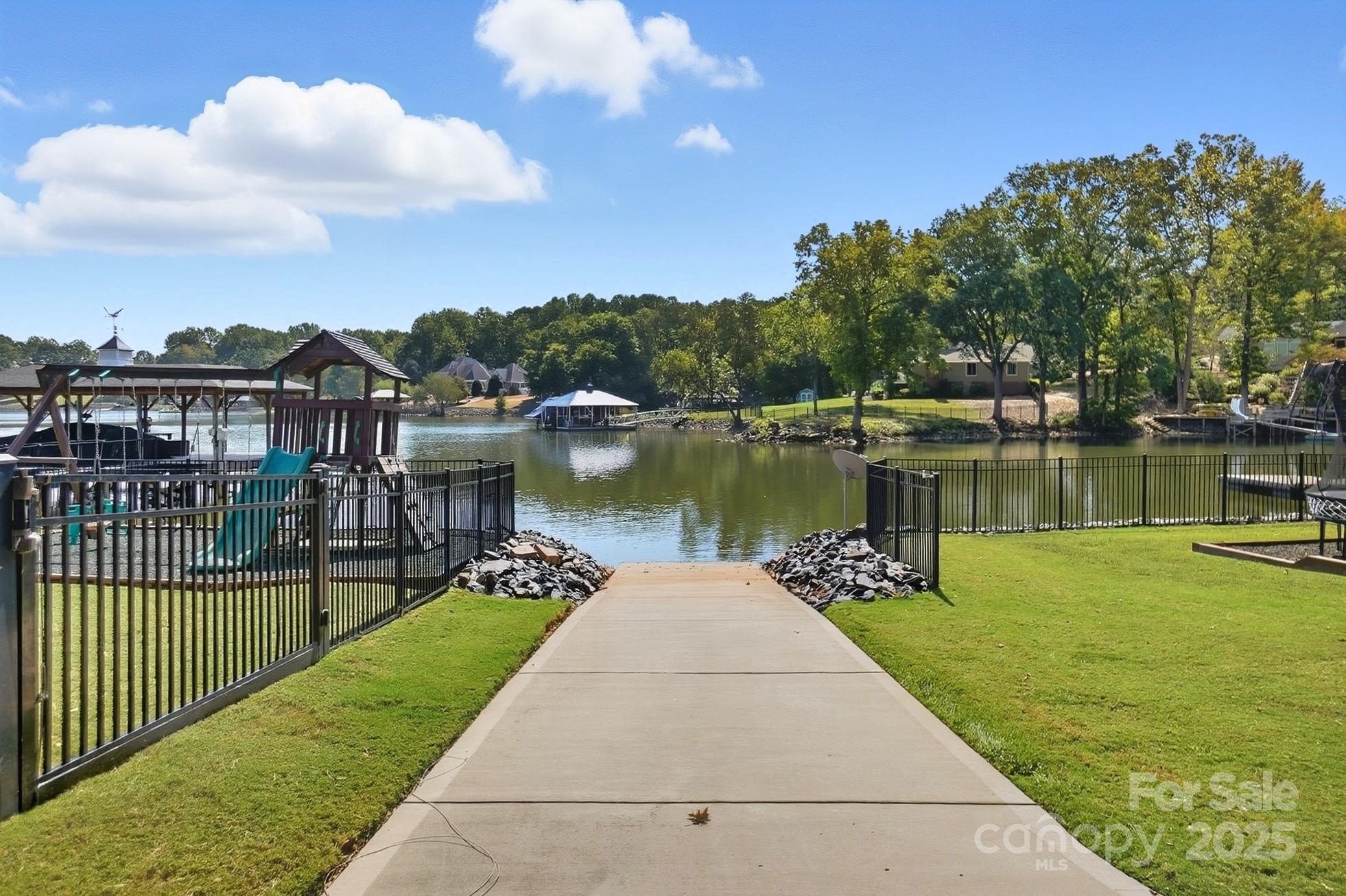 8424 Catawba Cove Drive Belmont NC 28012