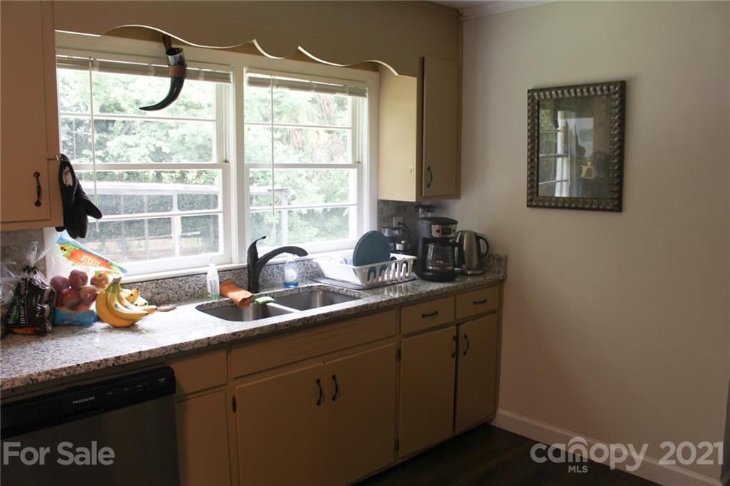 251 Monte Vista Road Candler NC 28715