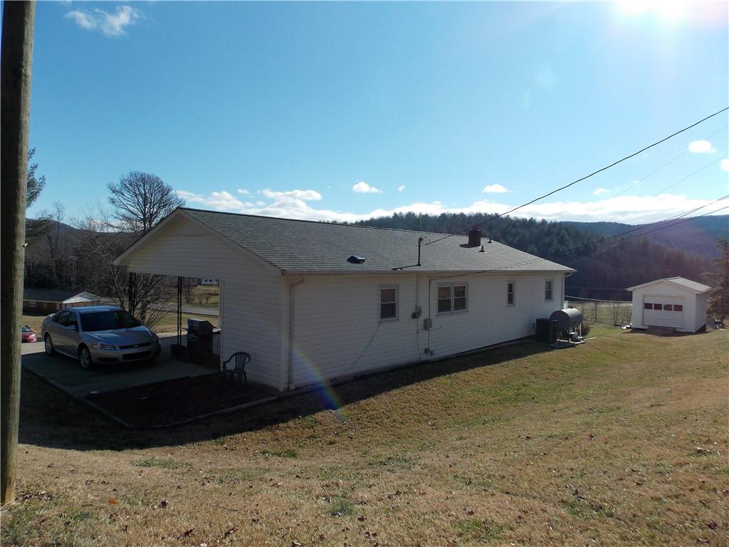 3785 T Bird Lane Lenoir NC 28645