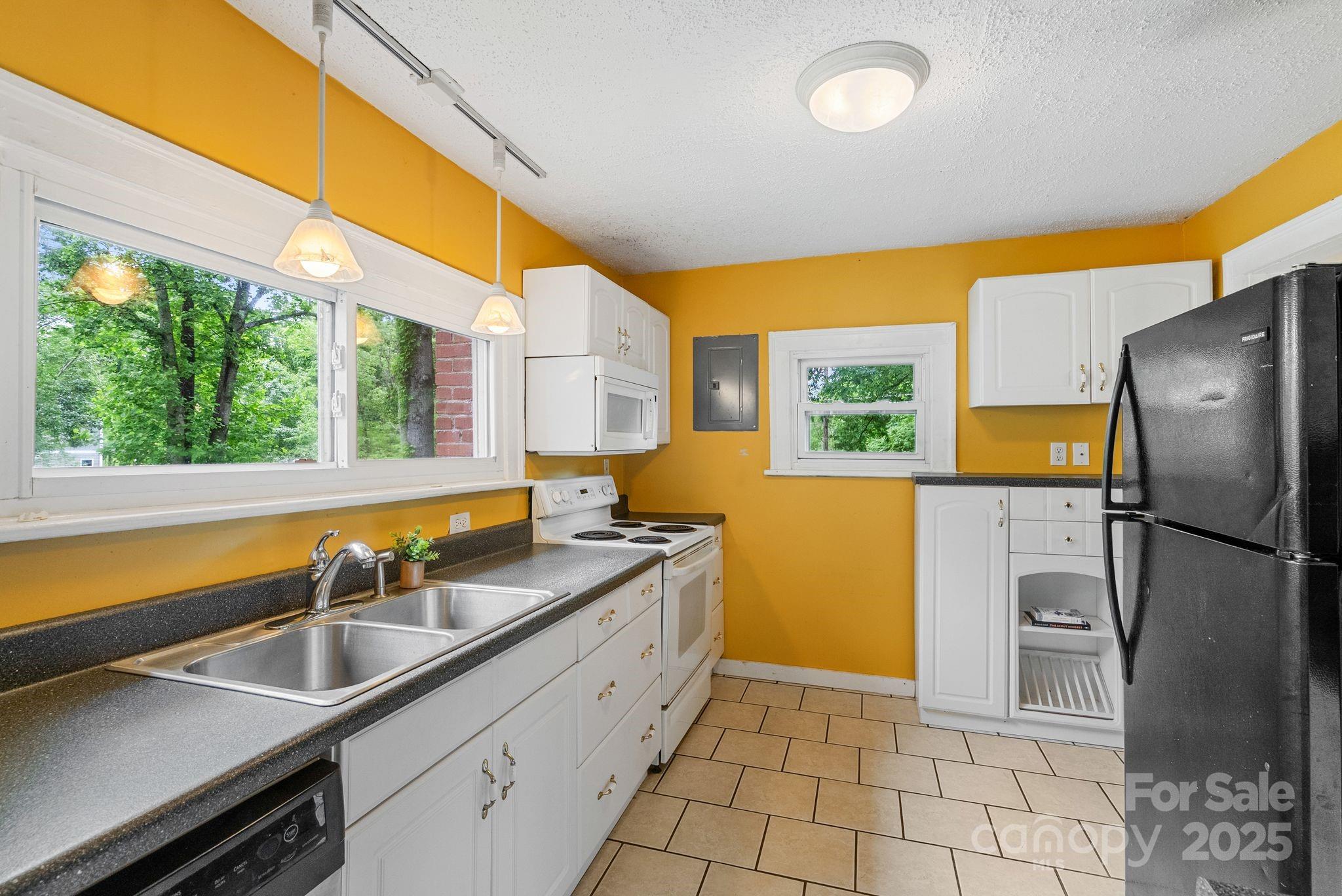 113 4th Street Black Mountain NC 28711