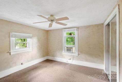 113 4th Street Black Mountain NC 28711