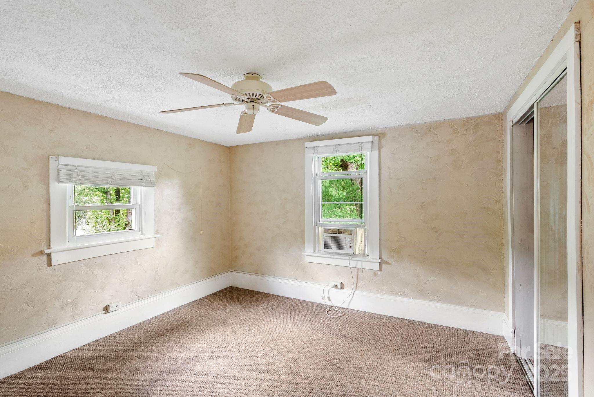 113 4th Street Black Mountain NC 28711