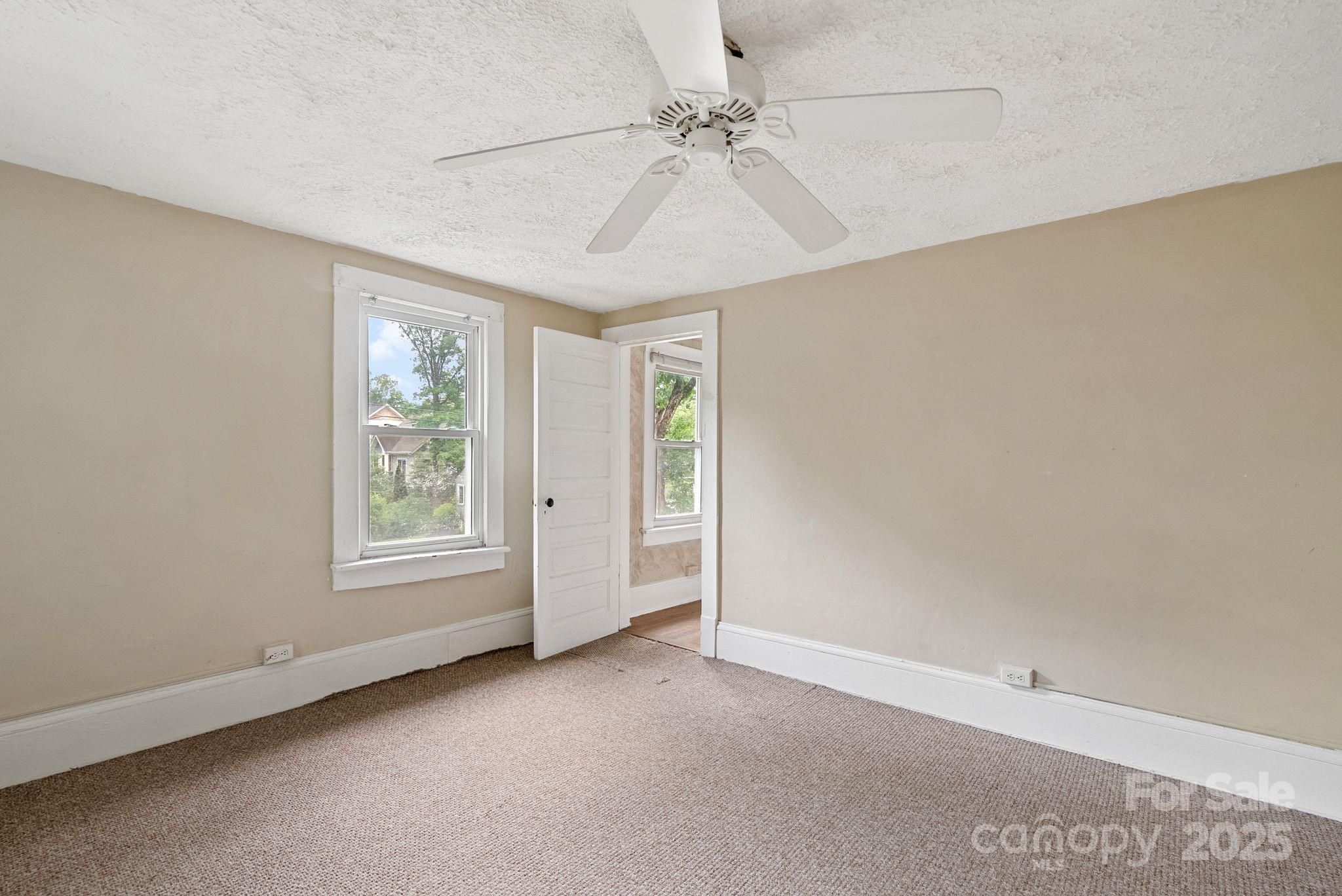 113 4th Street Black Mountain NC 28711