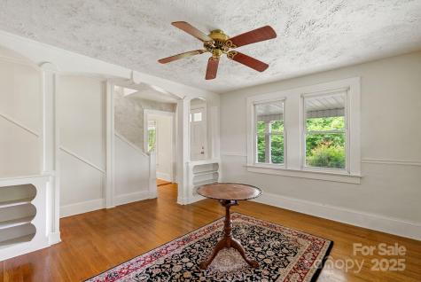 113 4th Street Black Mountain NC 28711