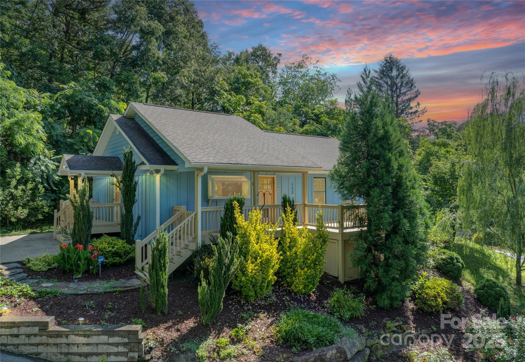 123 Thurland Avenue Asheville NC 28803