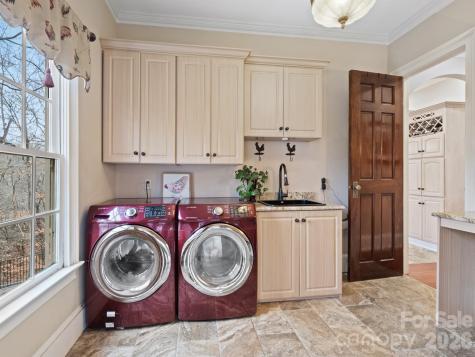 1090 N Saunders Drive Catawba NC 28609