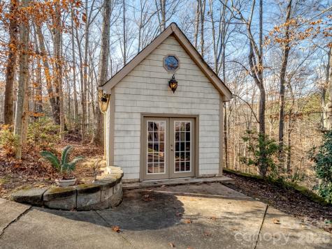 1090 N Saunders Drive Catawba NC 28609