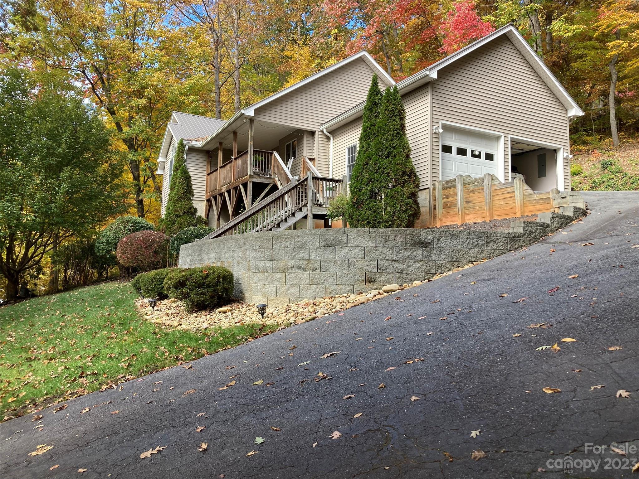 327 Junaluska Oaks Drive Waynesville NC 28786