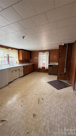 1717 Shelby Road Kings Mountain NC 28086