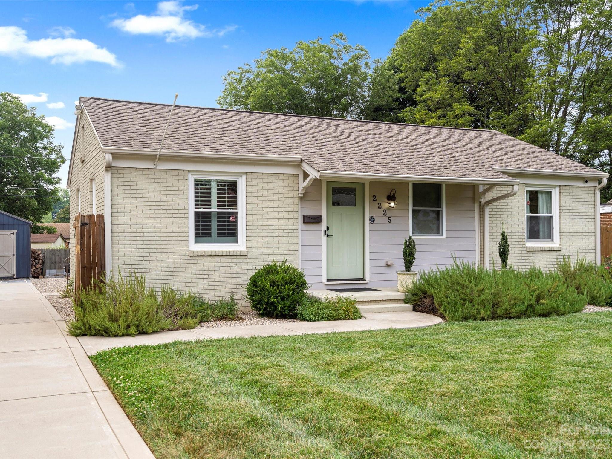 2225 English Drive Charlotte NC 28216