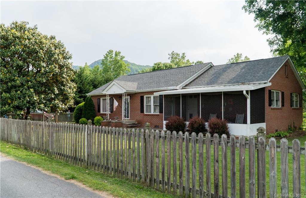 19 Spruce Street Barnardsville NC 28709