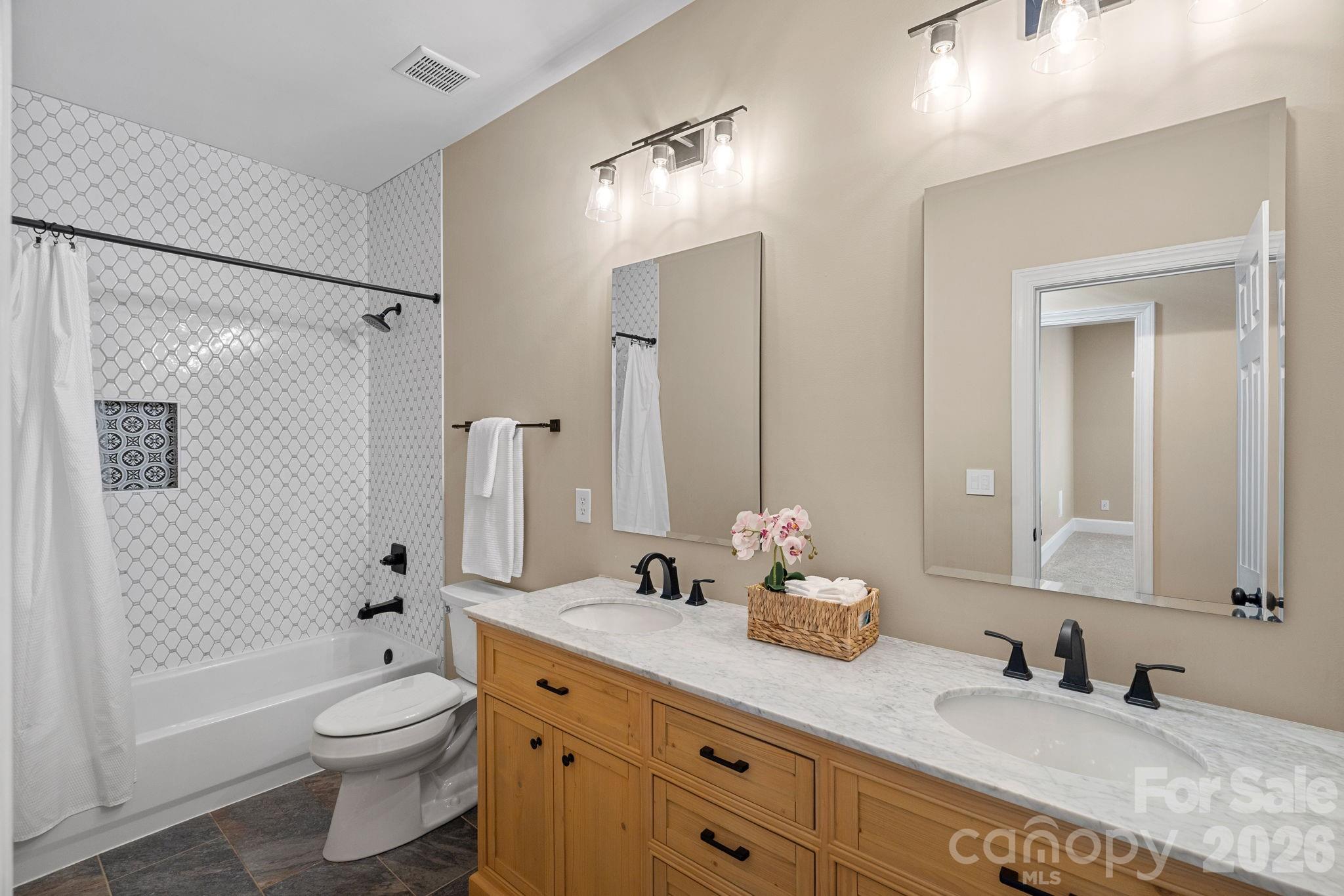 254 Bay Harbour Road Mooresville NC 28117