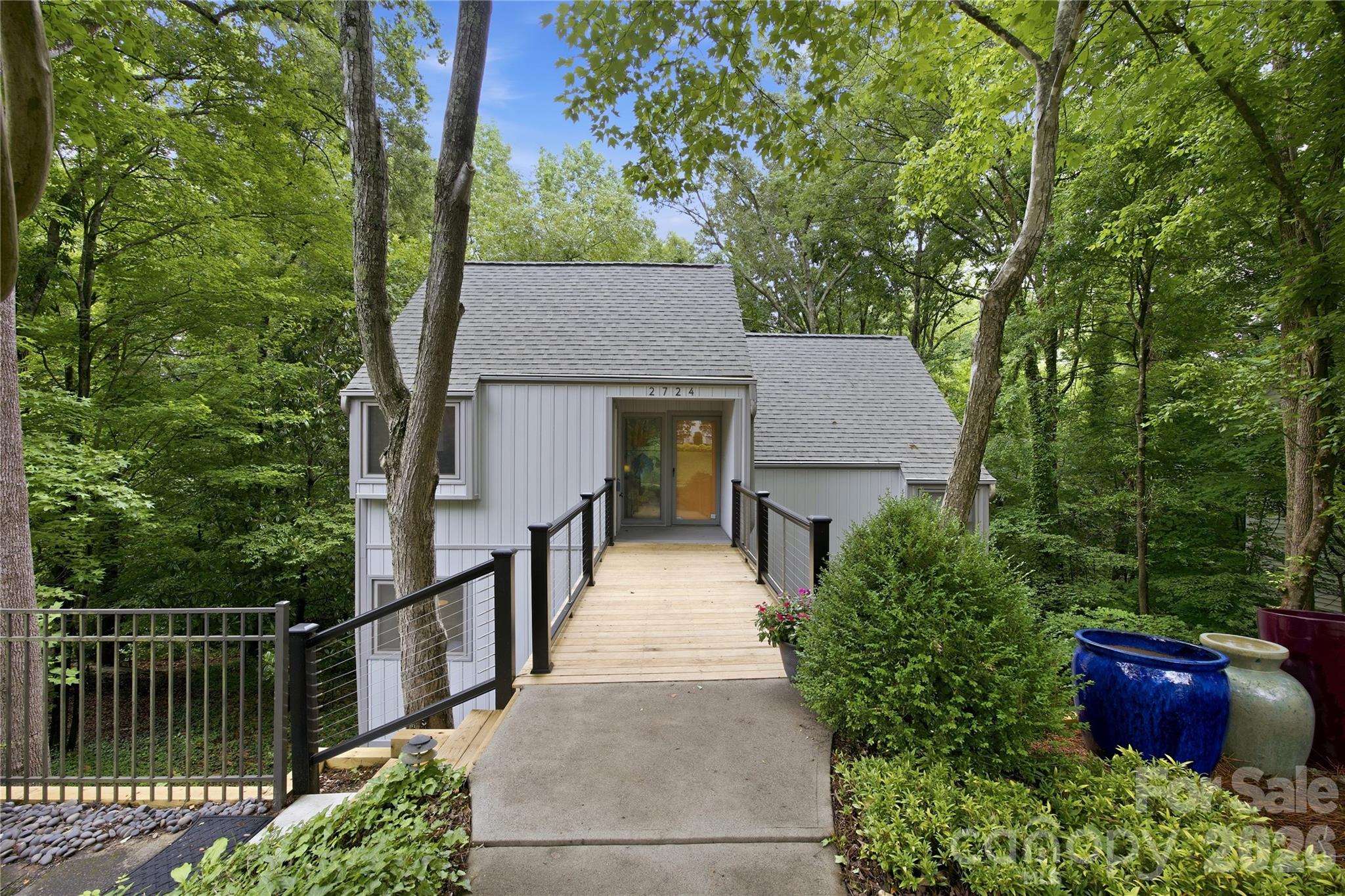 2724 Huntingtowne Farms Lane Charlotte NC 28210