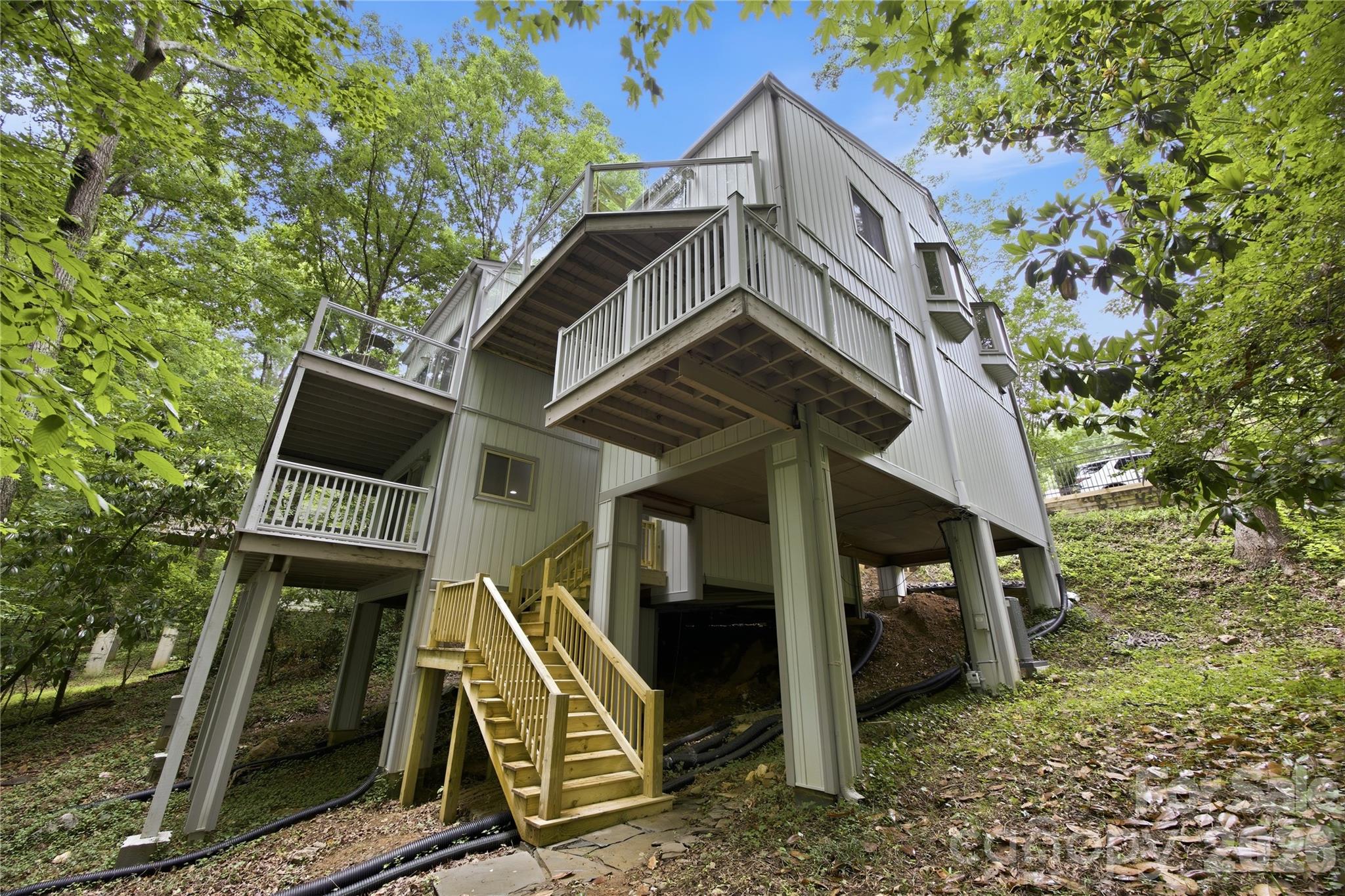 2724 Huntingtowne Farms Lane Charlotte NC 28210