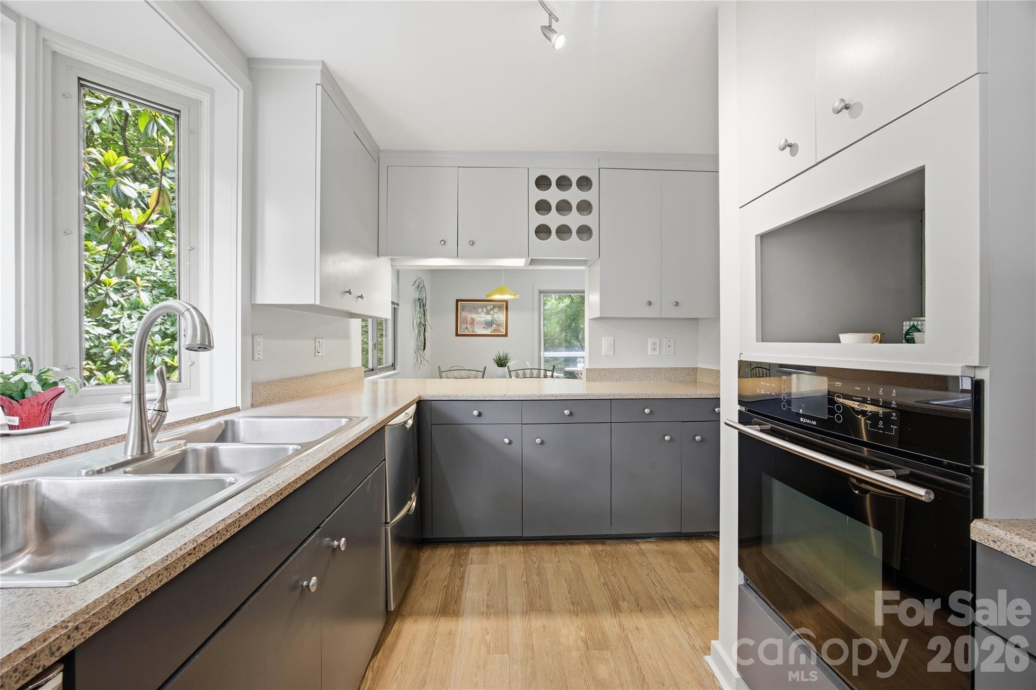 2724 Huntingtowne Farms Lane Charlotte NC 28210