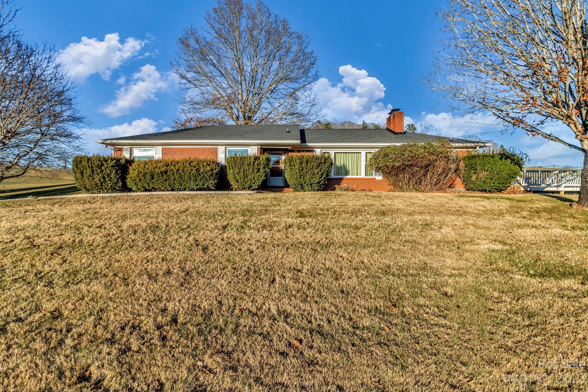12 Artisan Lane Candler NC 28715