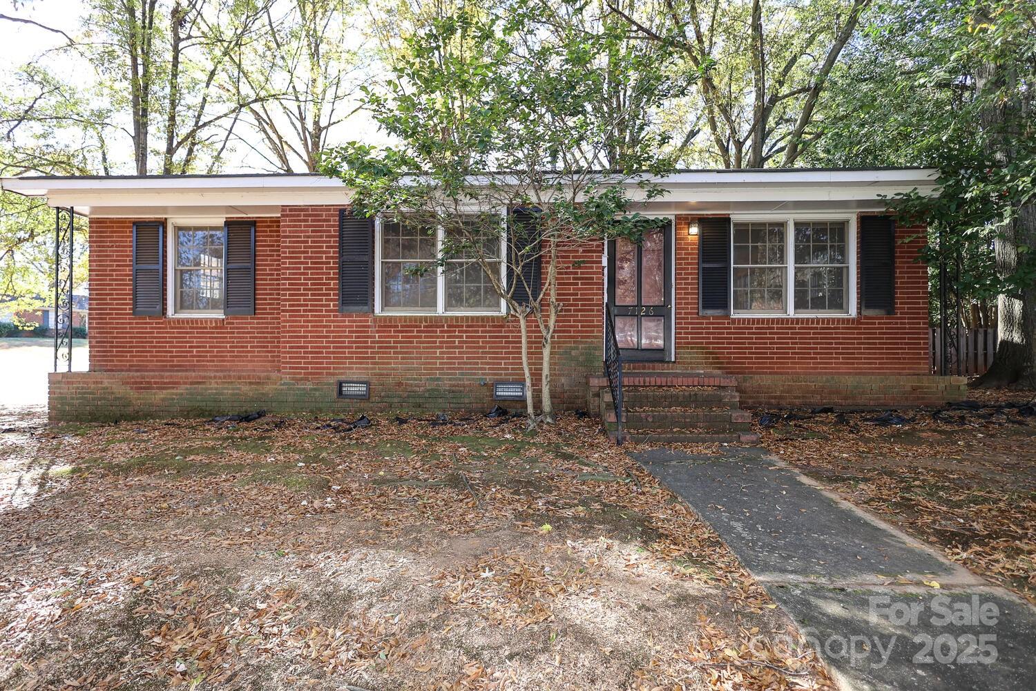 7126 Woodstream Drive Charlotte NC 28210