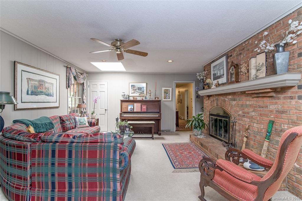 2501 Knollwood Road Charlotte NC 28211
