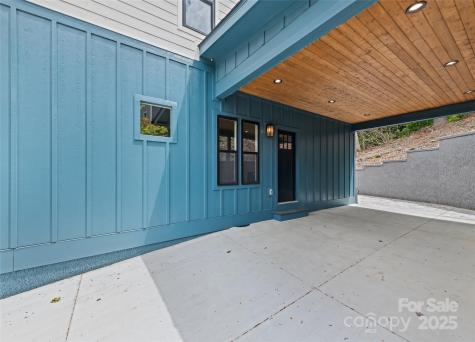 18 Winterhawk Drive Arden NC 28704