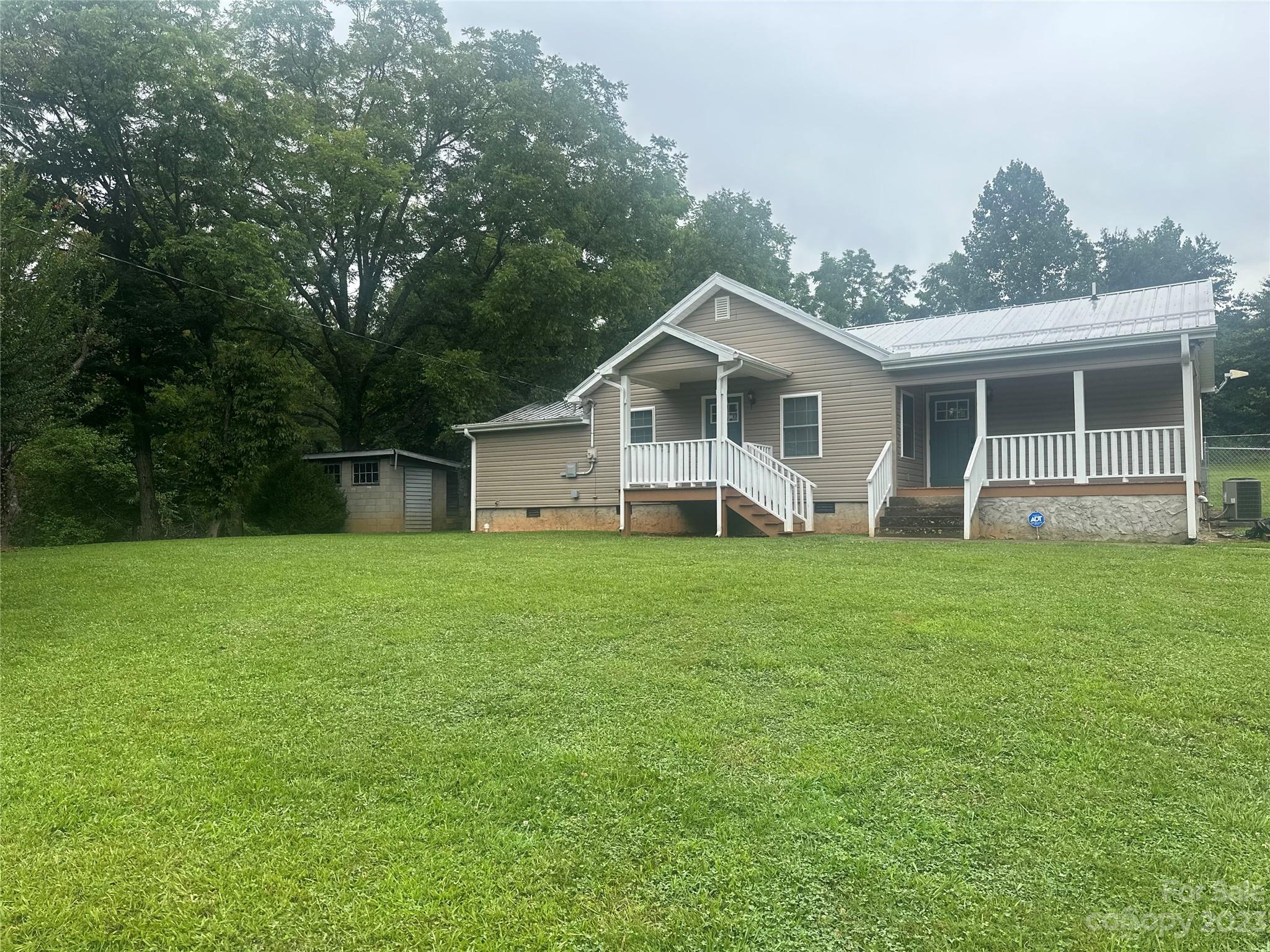 1112 Macedonia Church Loop Nebo NC 28761