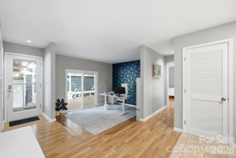 7045 Burlwood Road Charlotte NC 28211