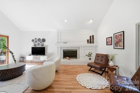 7045 Burlwood Road Charlotte NC 28211