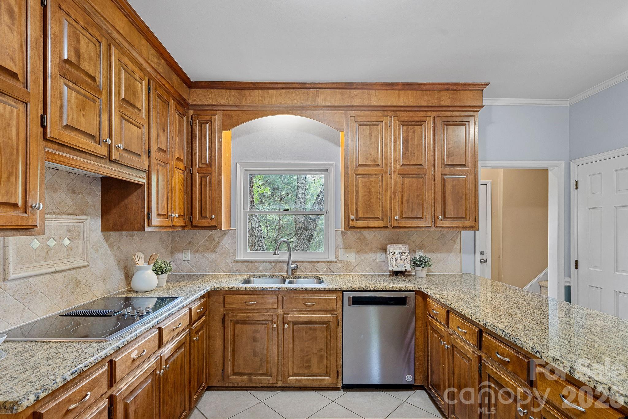 2512 Monteiane Drive Charlotte NC 28270