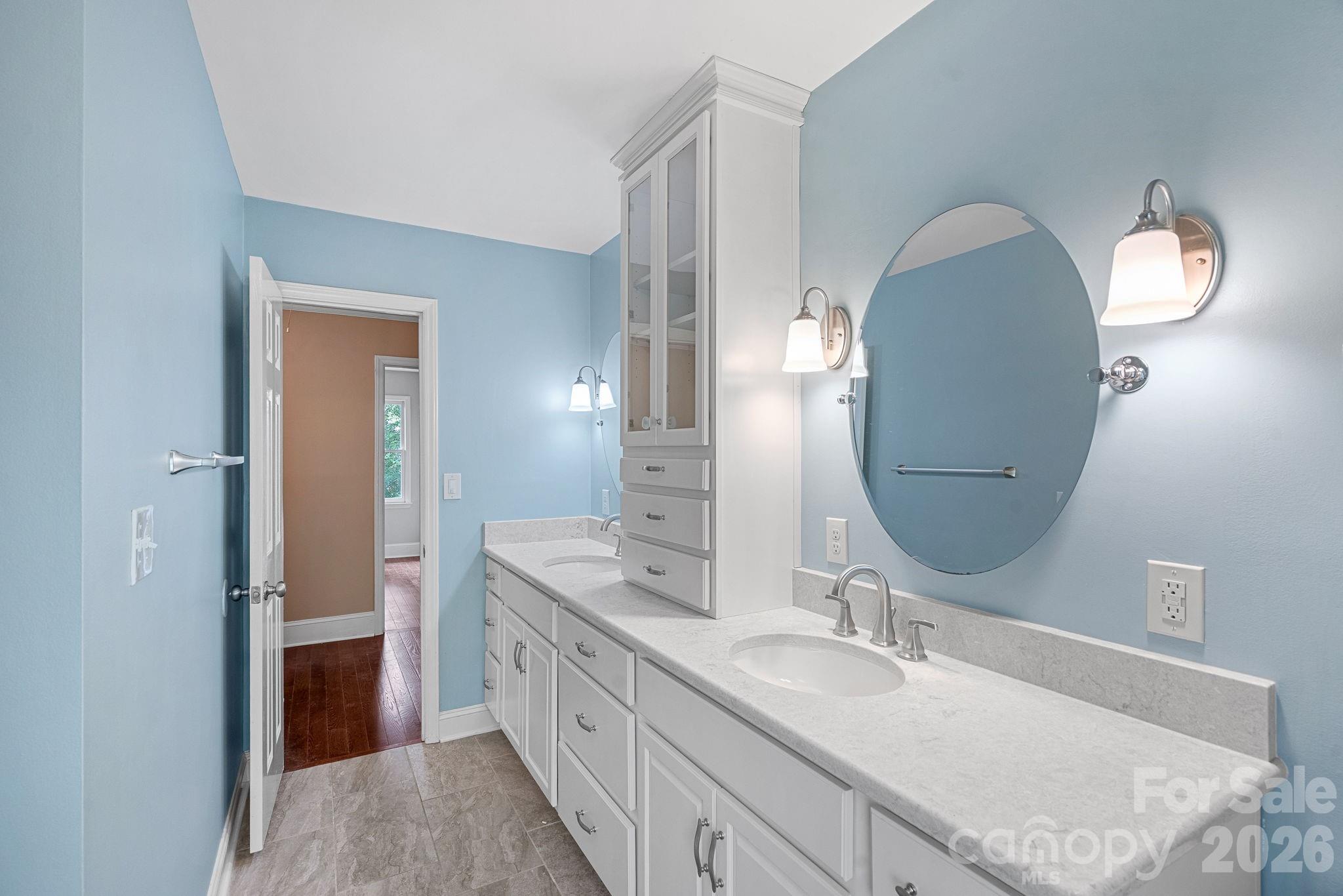 2512 Monteiane Drive Charlotte NC 28270