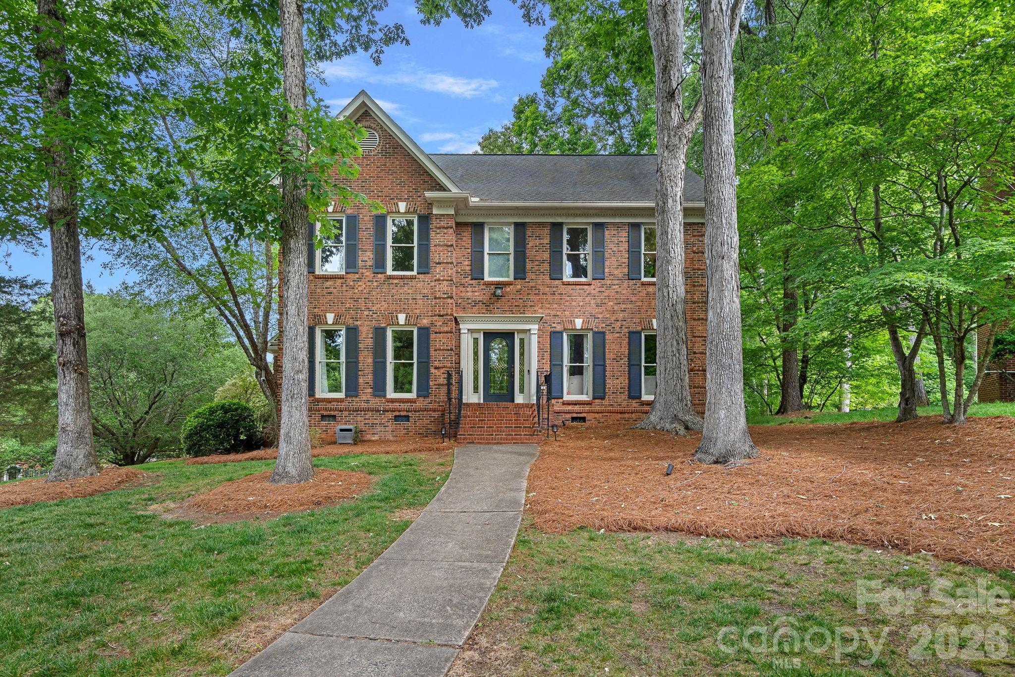 2512 Monteiane Drive Charlotte NC 28270