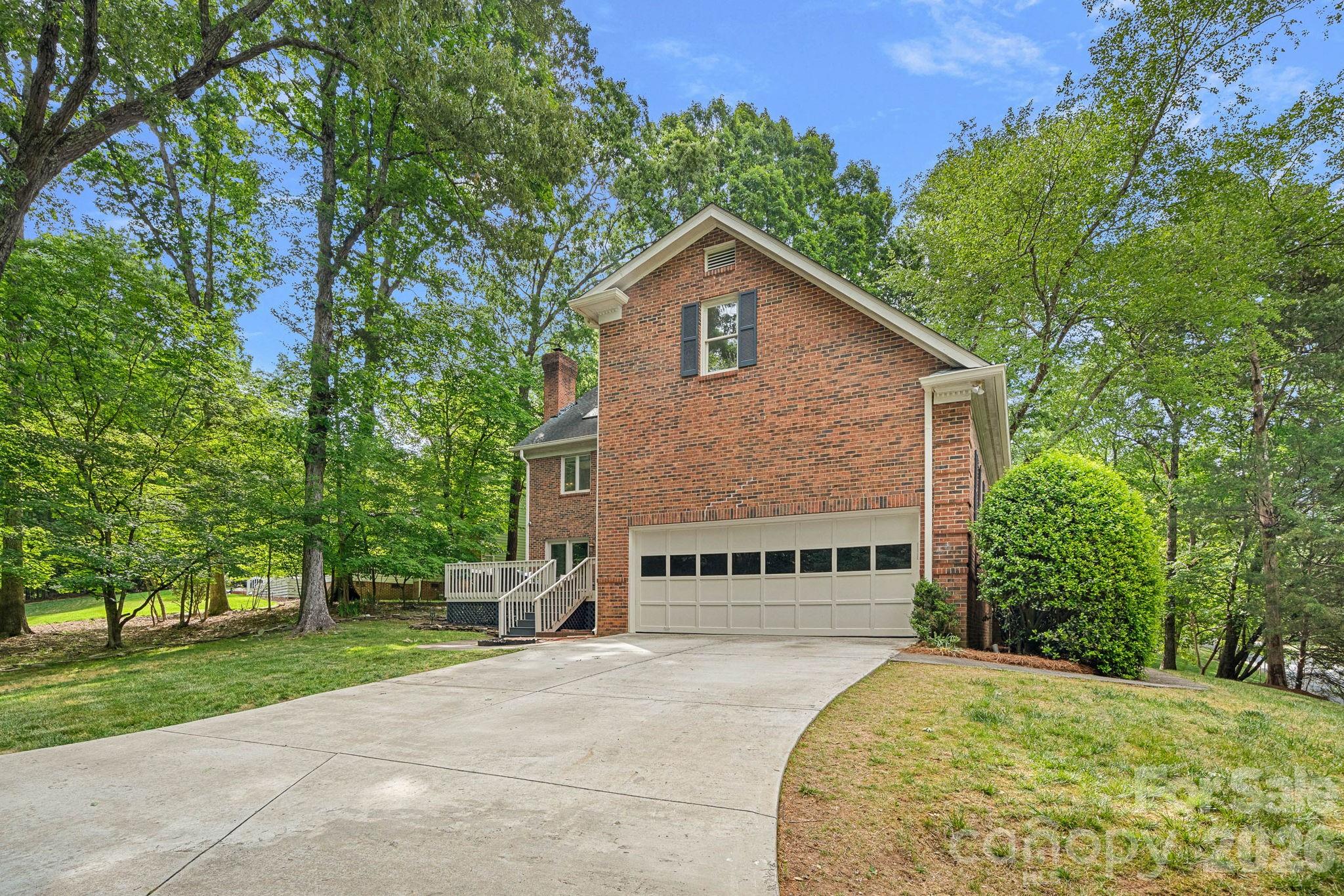2512 Monteiane Drive Charlotte NC 28270