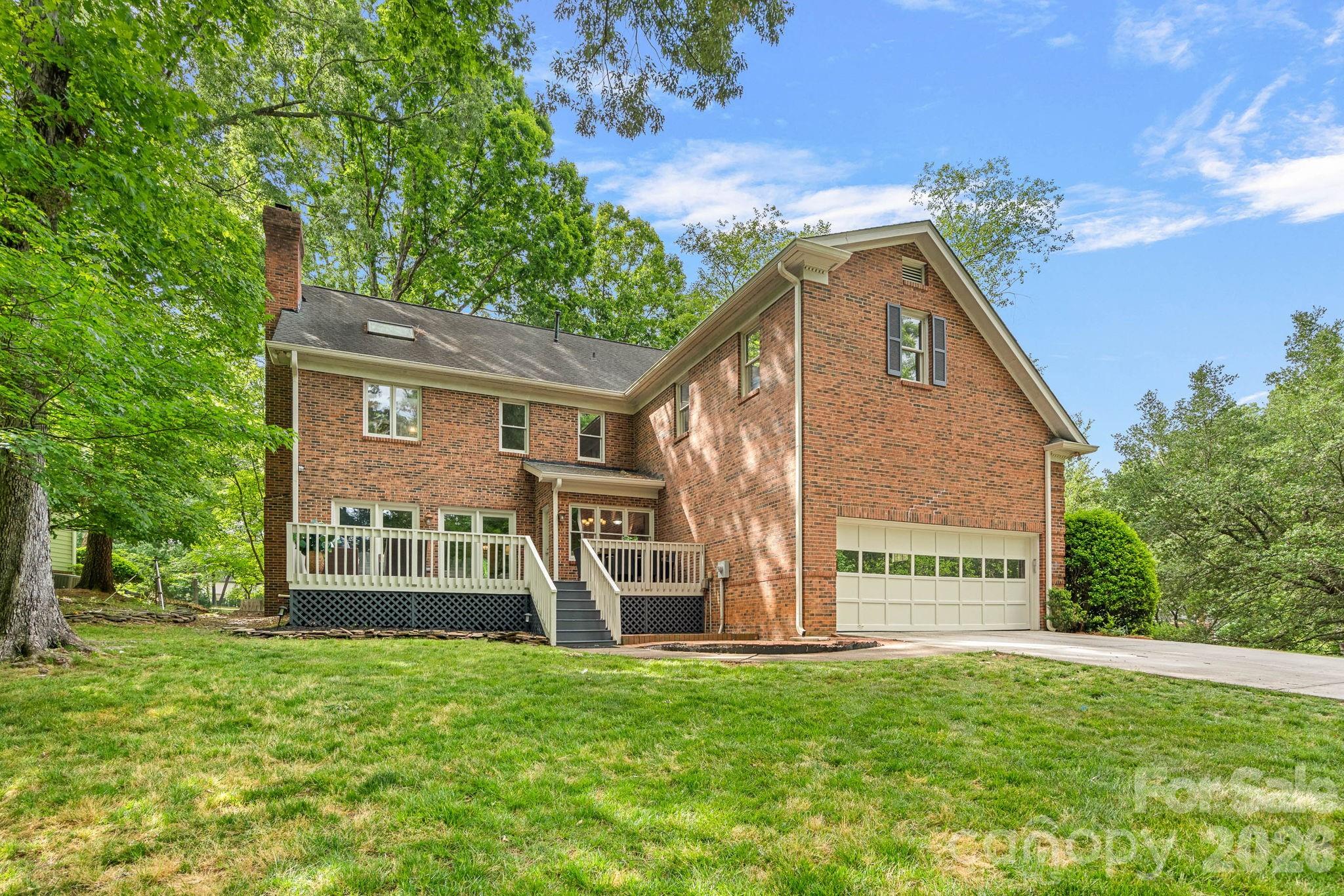 2512 Monteiane Drive Charlotte NC 28270
