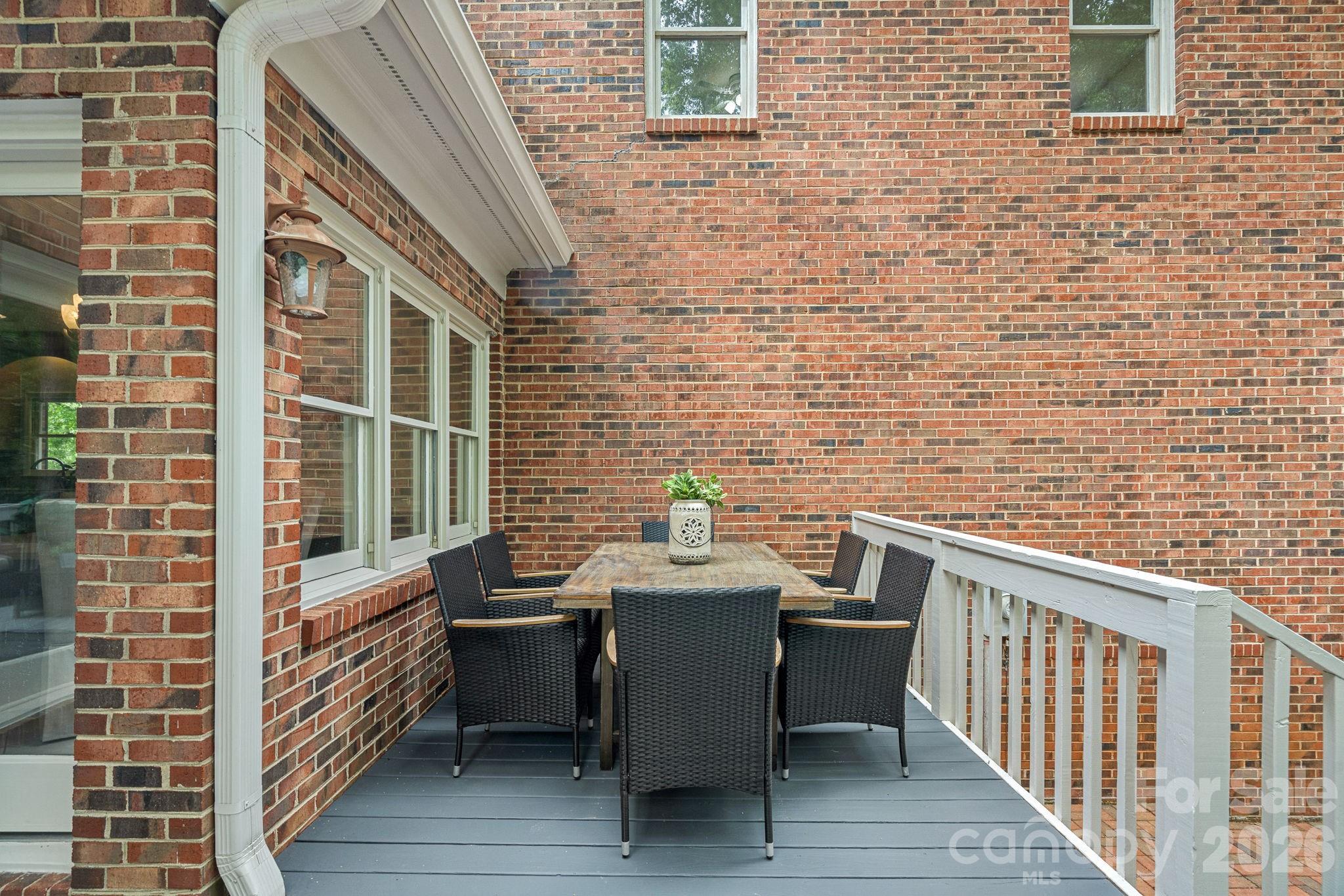2512 Monteiane Drive Charlotte NC 28270