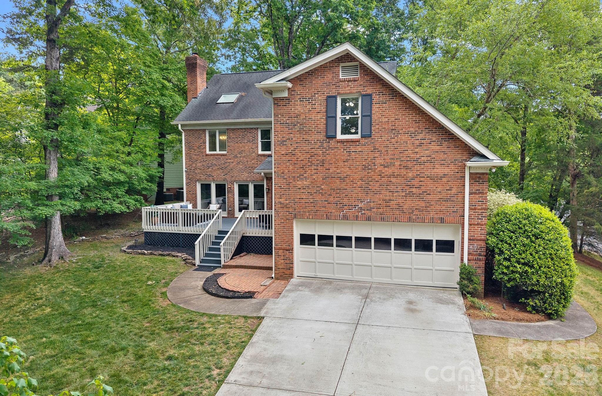 2512 Monteiane Drive Charlotte NC 28270