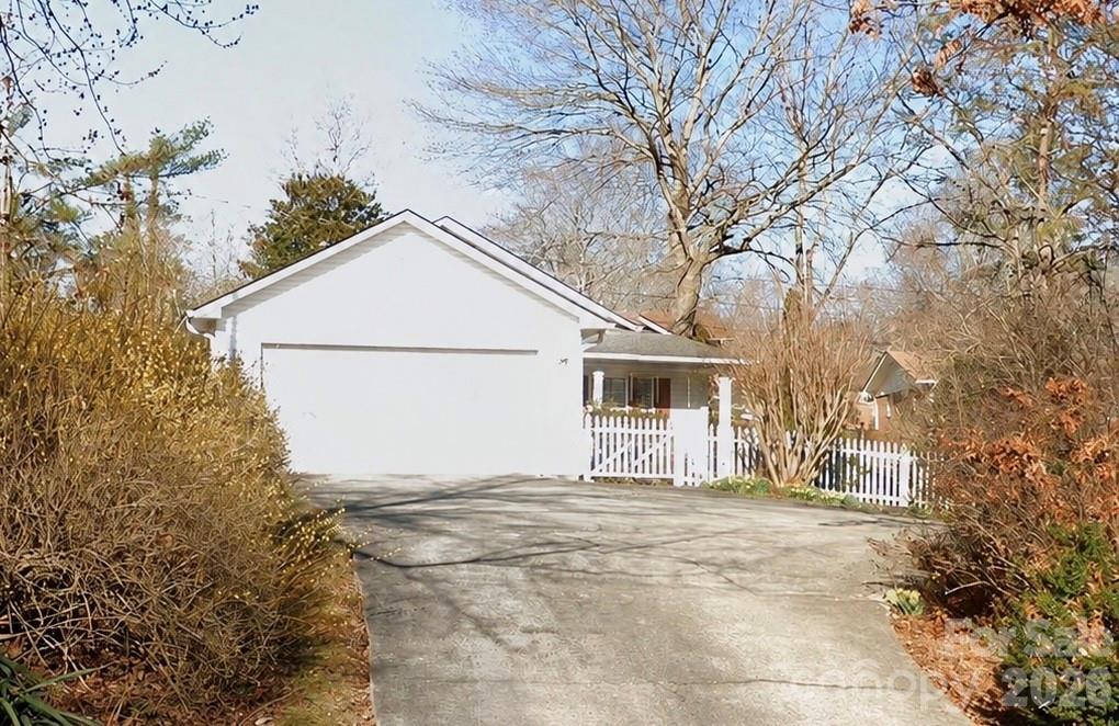 105 Amelia Drive Hendersonville NC 28792