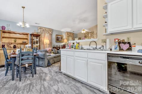 105 Amelia Drive Hendersonville NC 28792