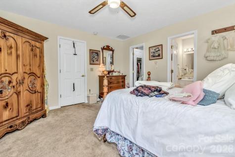 105 Amelia Drive Hendersonville NC 28792