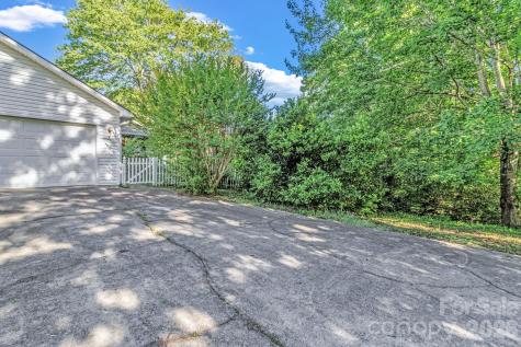 105 Amelia Drive Hendersonville NC 28792