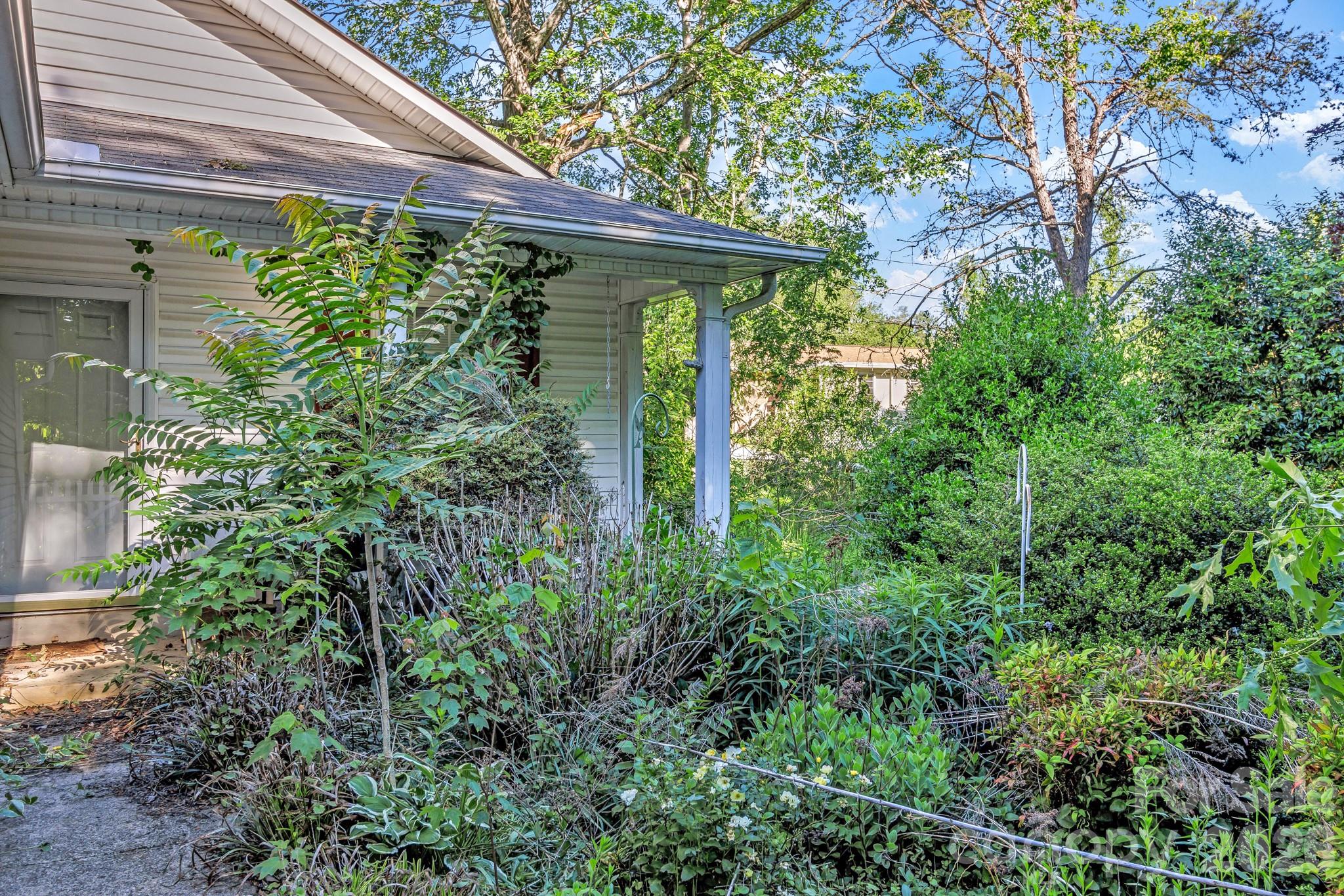 105 Amelia Drive Hendersonville NC 28792
