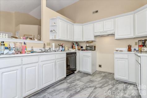 105 Amelia Drive Hendersonville NC 28792