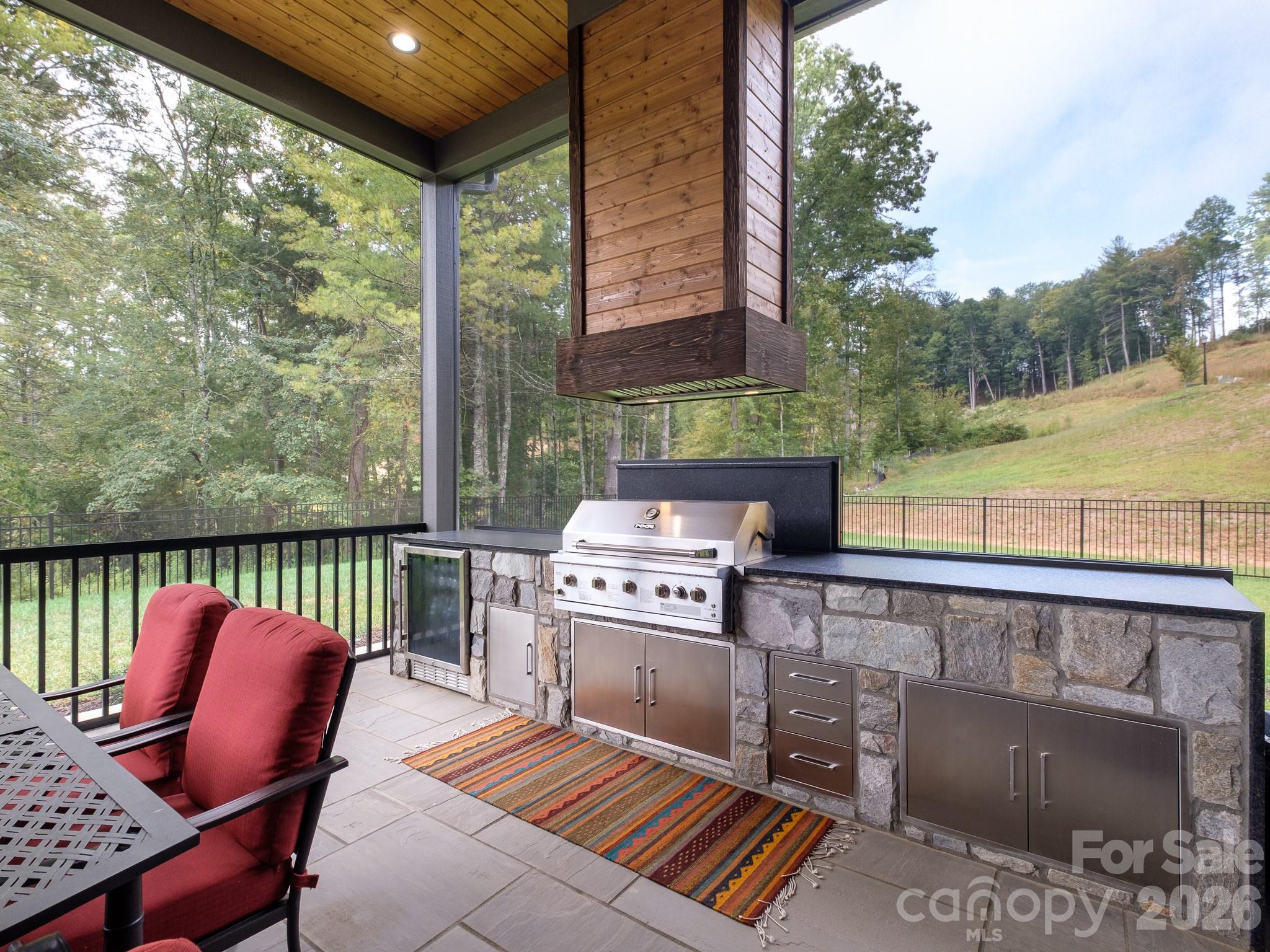 422 Ascension Valley Horse Shoe NC 28742