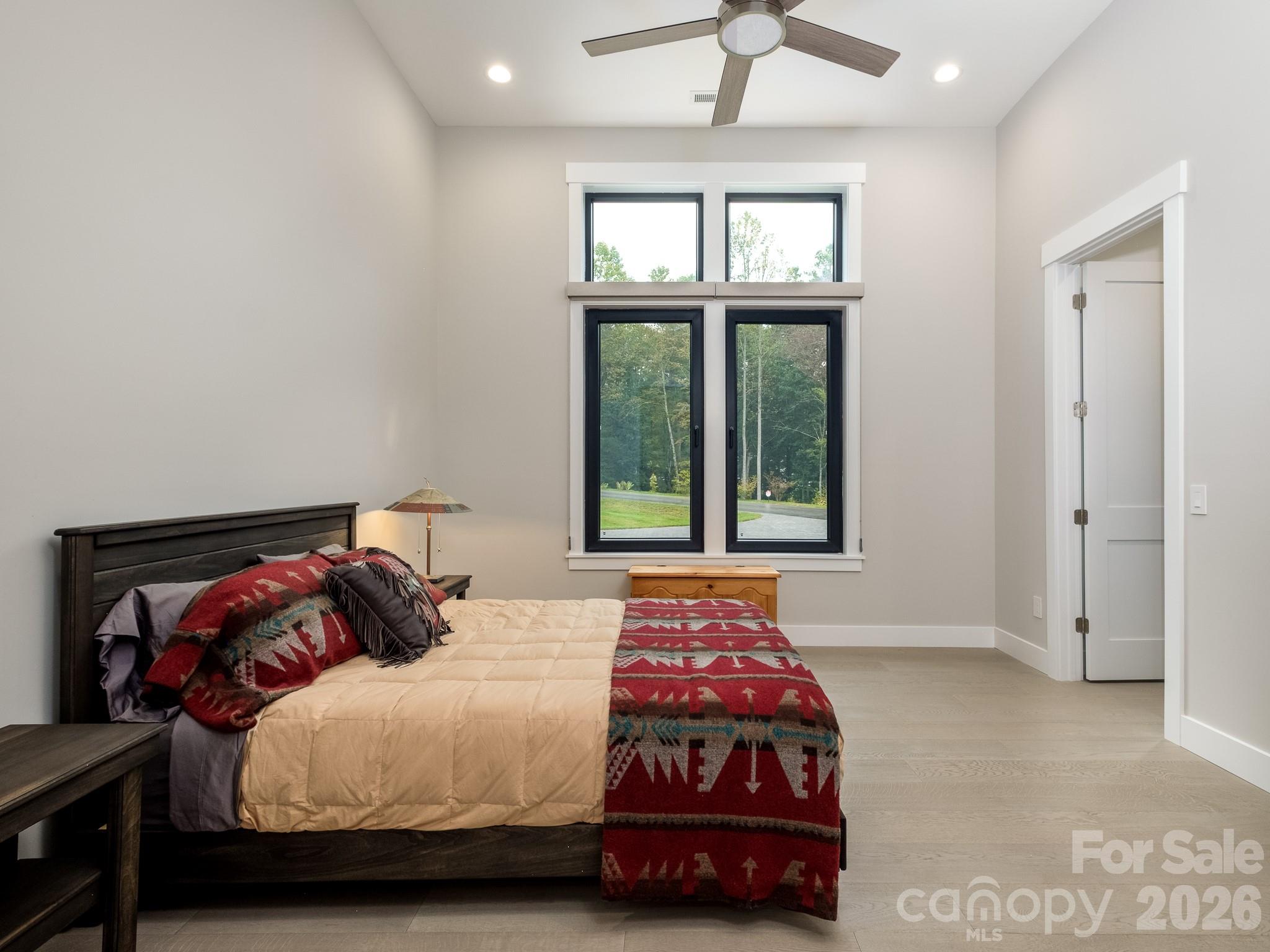 422 Ascension Valley Horse Shoe NC 28742