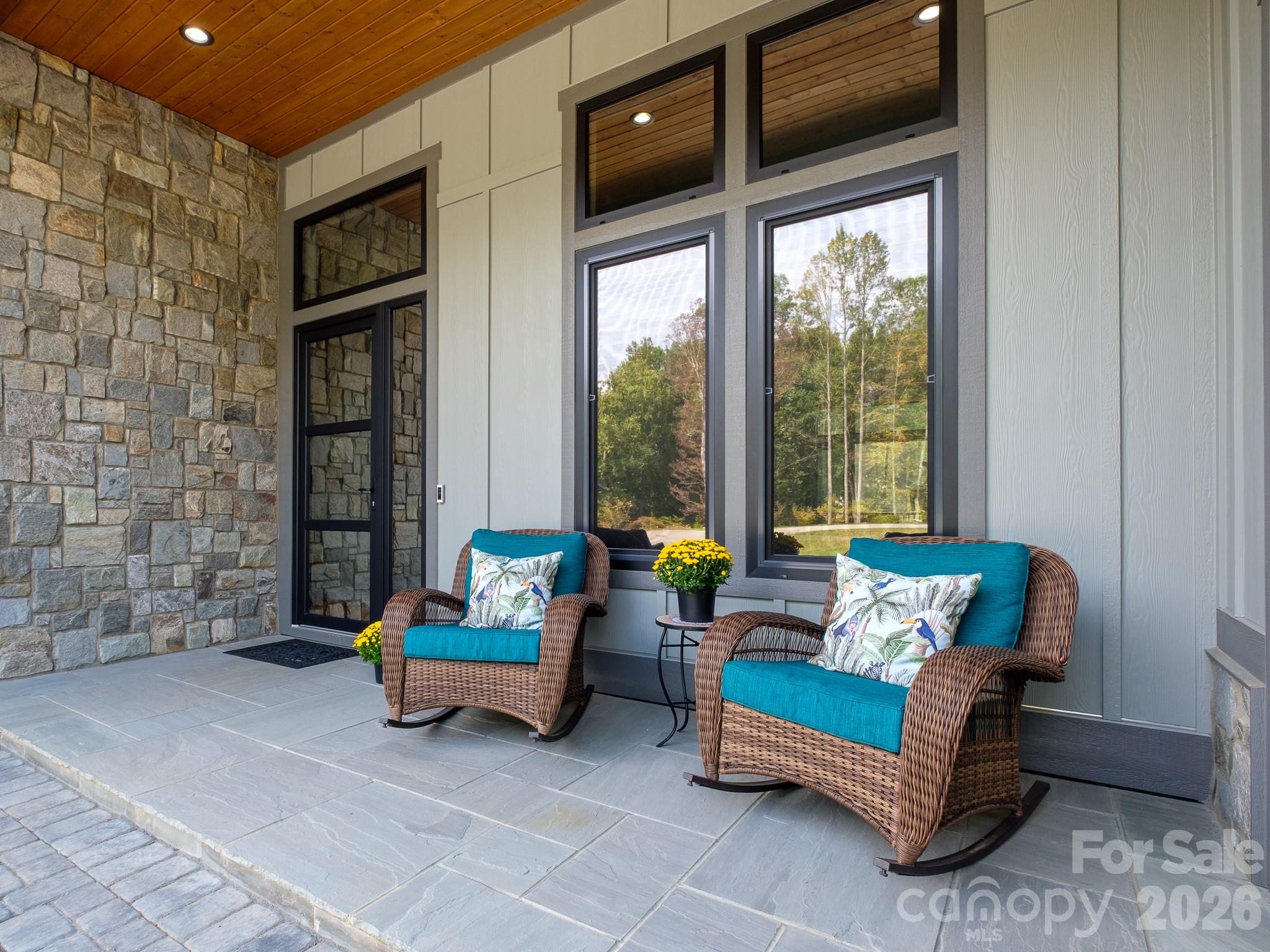 422 Ascension Valley Horse Shoe NC 28742