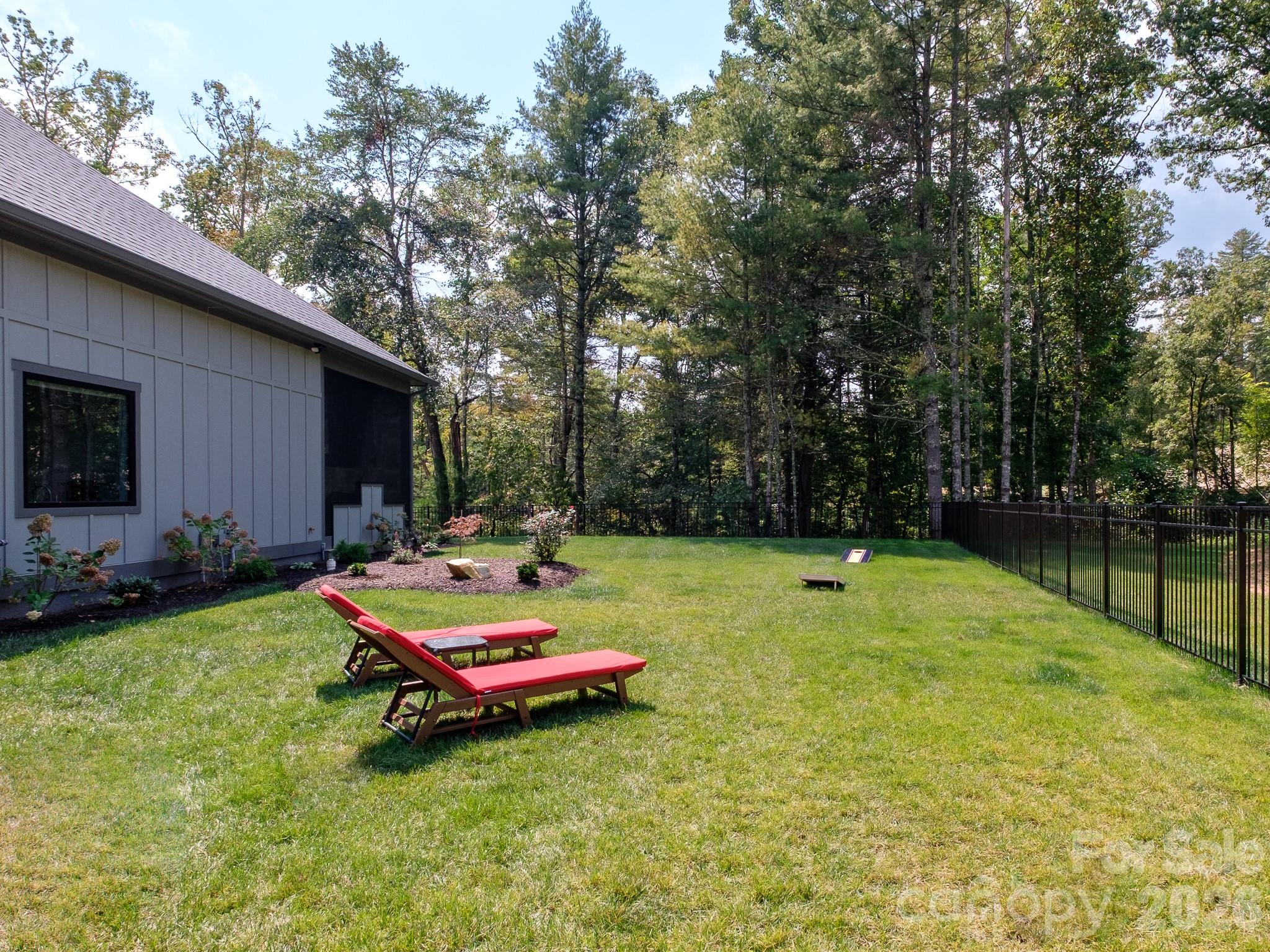 422 Ascension Valley Horse Shoe NC 28742
