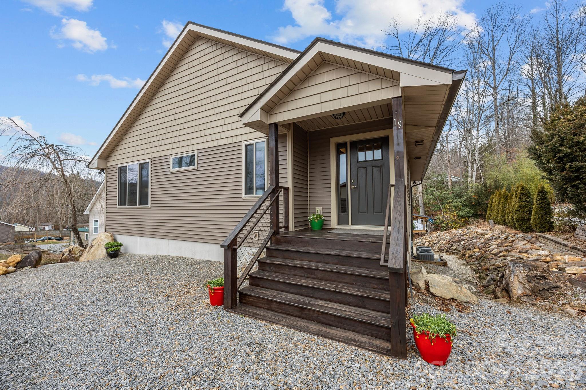 Black Mountain NC, 19 Dunsmore Avenue