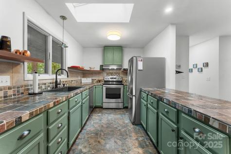 30 Hawktree Lane Waynesville NC 28786